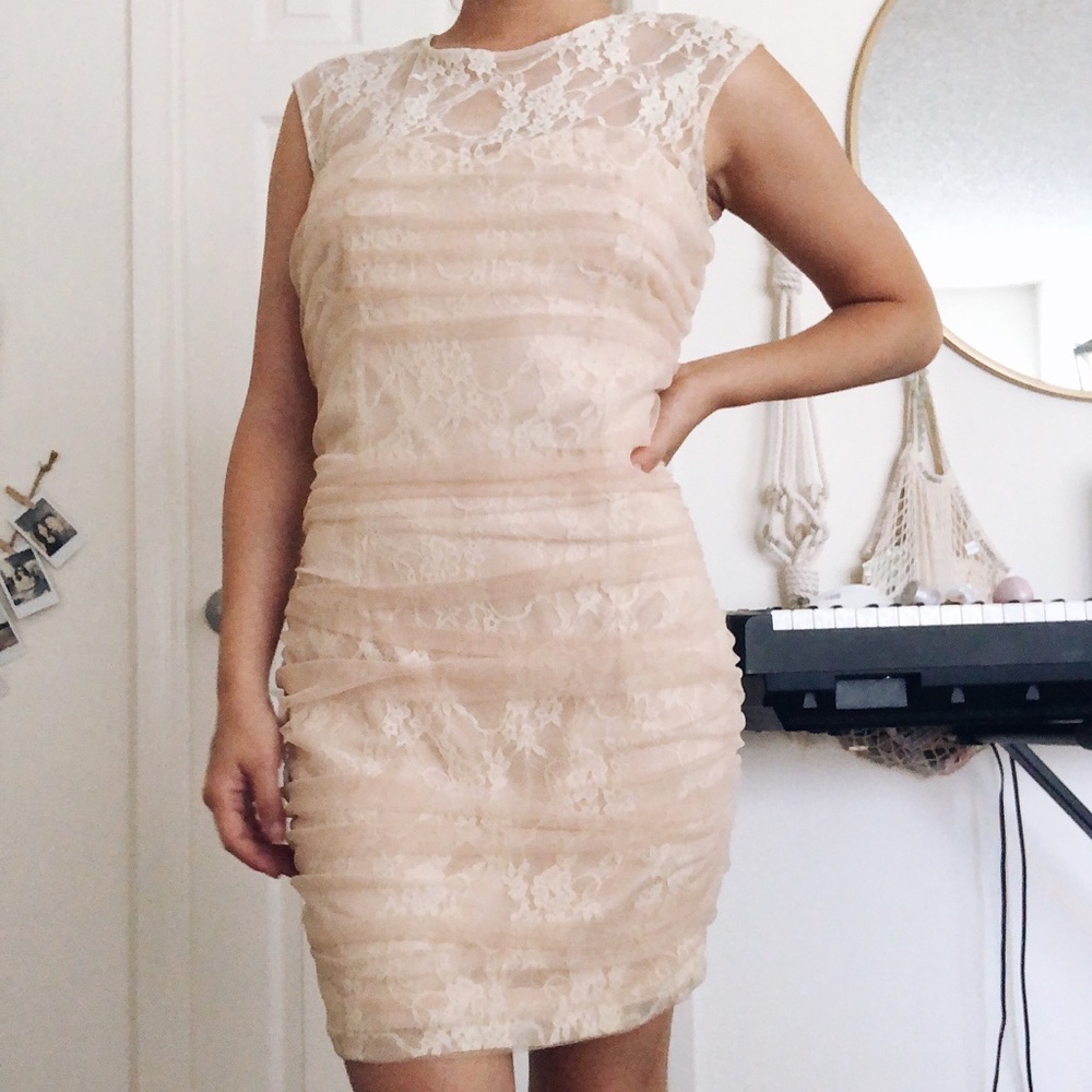 NORDSTROM ruched lace dress